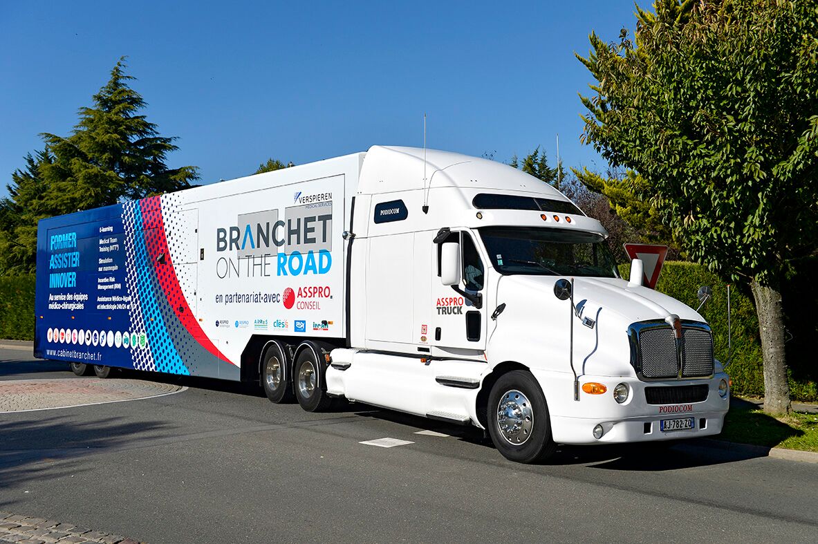 Le camion ASSPRO TRUCK présent les 28 et 29 novembre 2017 sur le parking de la Polyclinique de Franche-Comté.