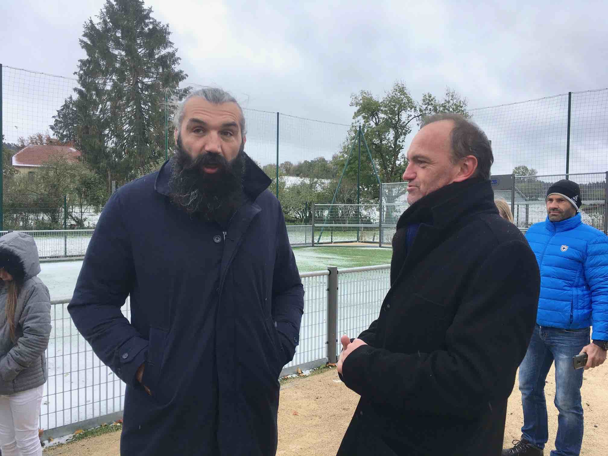 Sébastien CHABAL sur le terrain de l’aménagement sportif.