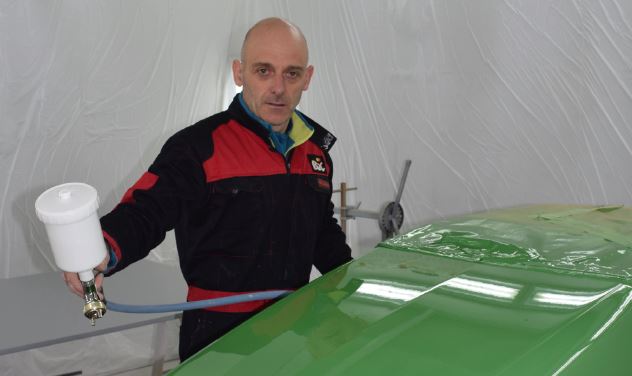 Une nouvelle carrosserie à Levier.