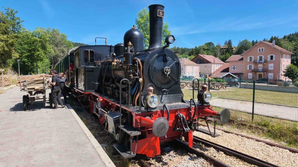 À bord du Coni’fer, le Chemin de Fer Touristique Pontarlier-Vallorbe