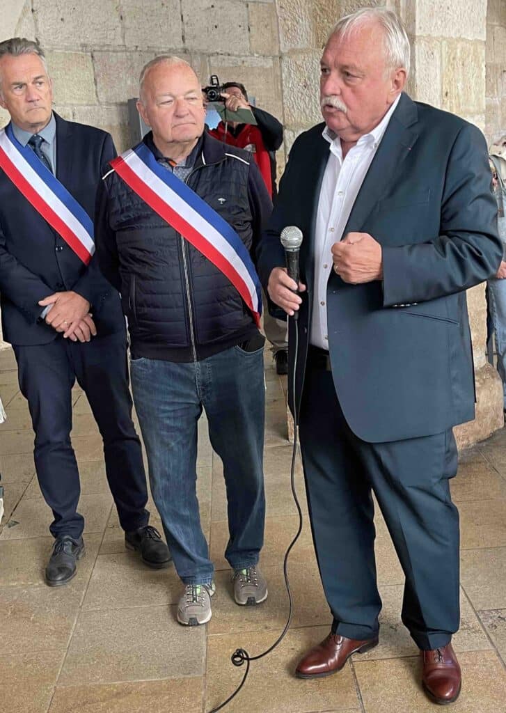 Le sénateur Longeot va déposer un amendement pour interdire de manifester le visage dissimulé
