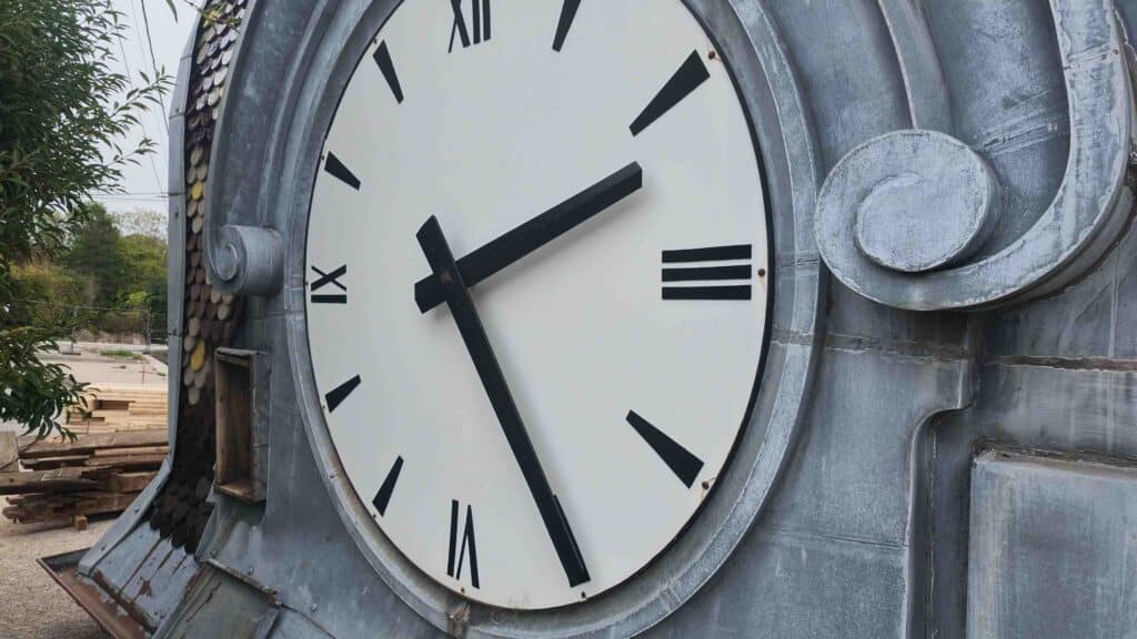 Le clocher de l’église de Gevresin en rénovation
