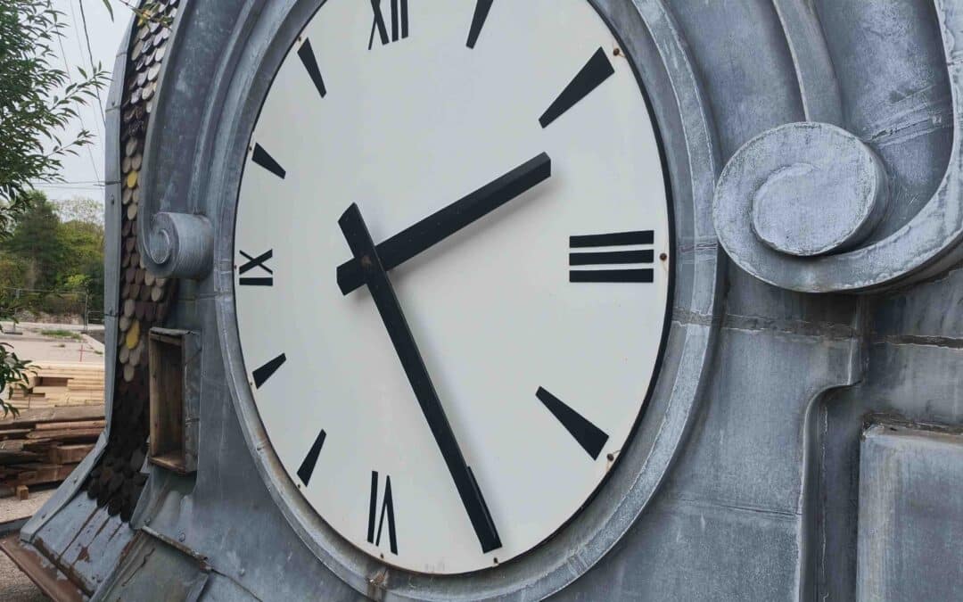 Le clocher de l&rsquo;église de Gevresin en rénovation