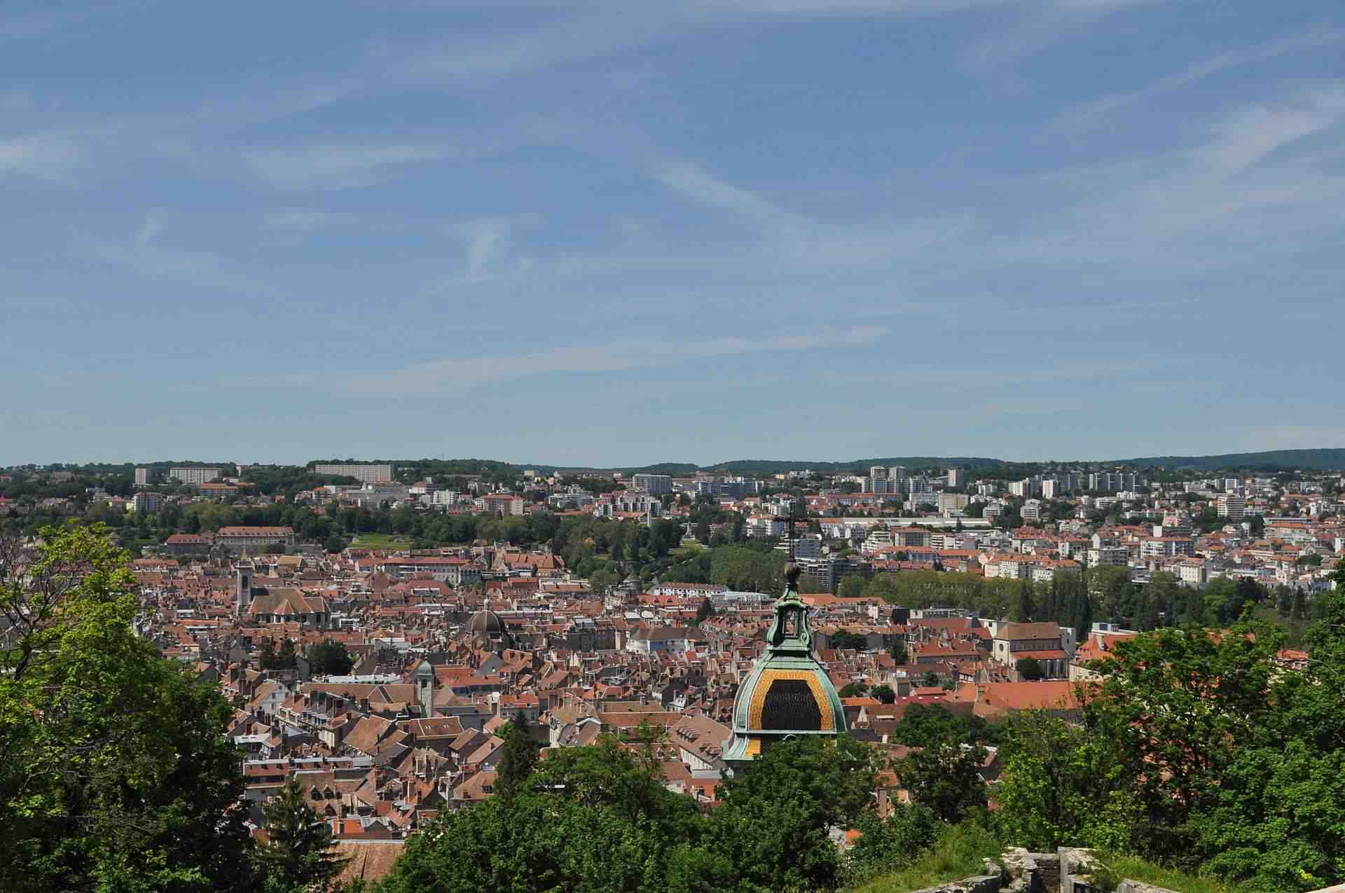 Dans le Doubs, 2 quartiers prioritaires « Politique de la Ville » identifiés en enjeu national.