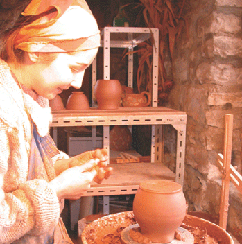 Emilie, la jeune potière de Bolandoz
